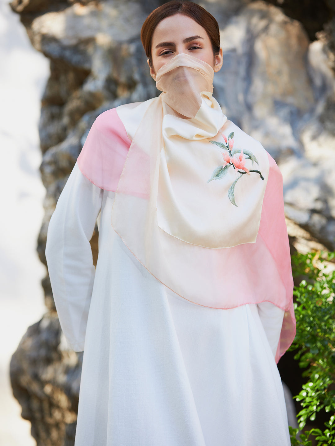 Hand-Embroidered Mulberry Pink Gradient Silk Scarf - Su Embroidery Art