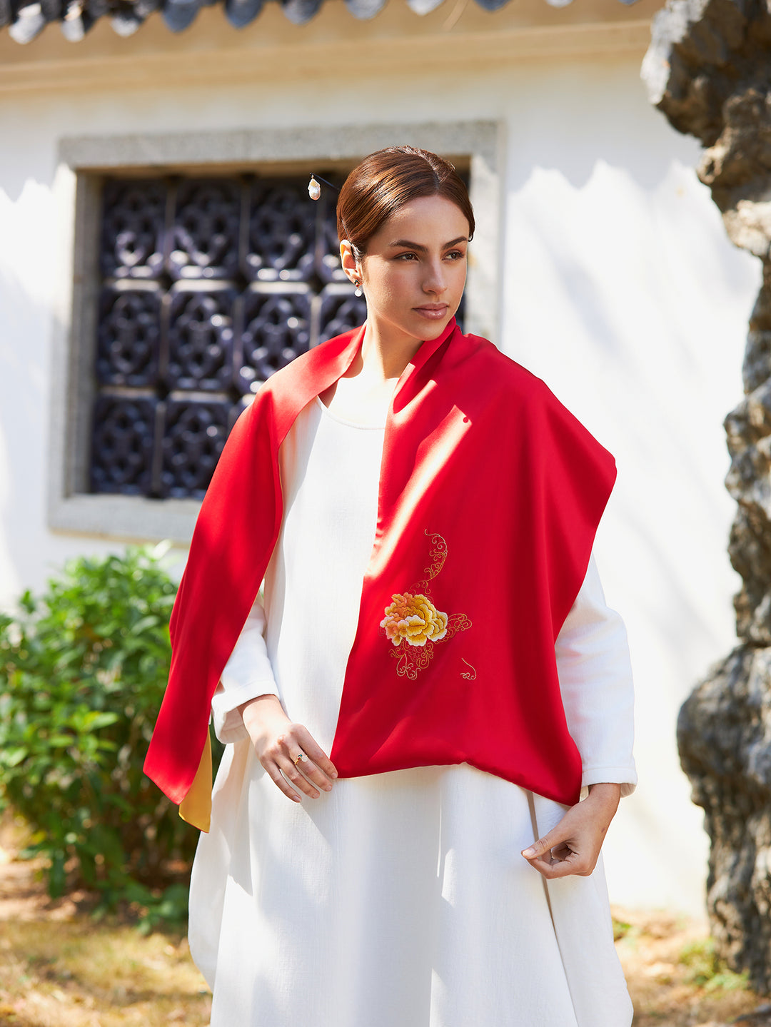 Handmade Su Xiu Silk Scarf – Gold Peony Embroidery on Mulberry Silk