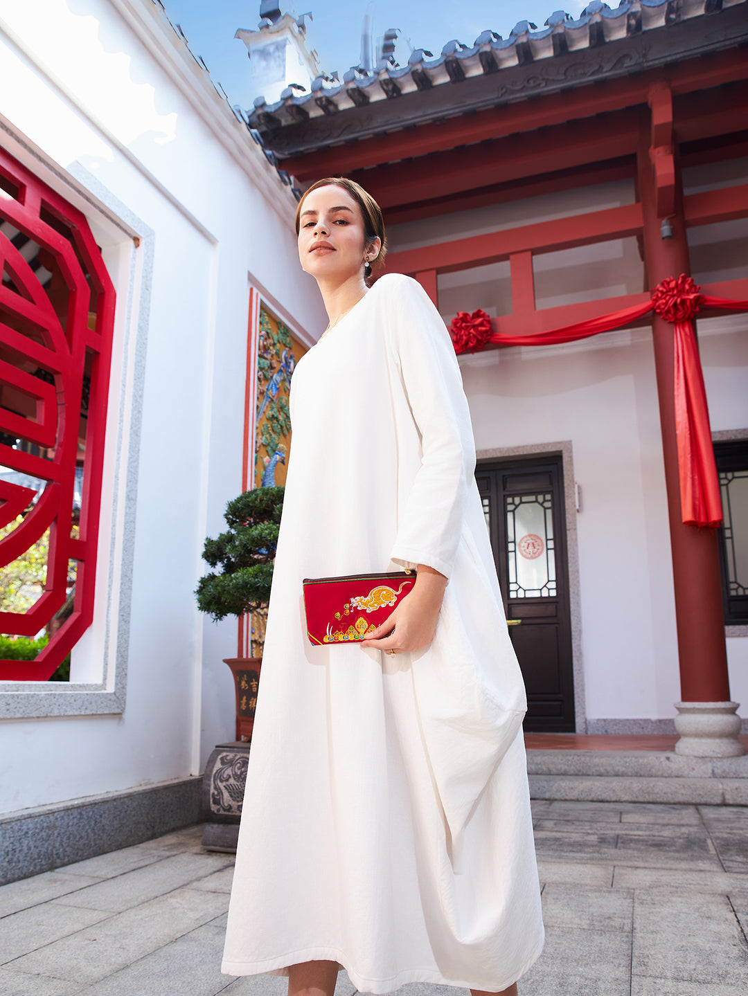 Deep Red Embroidered Linen Tote: Tibetan Prosperity Symbol & Eco-Durable