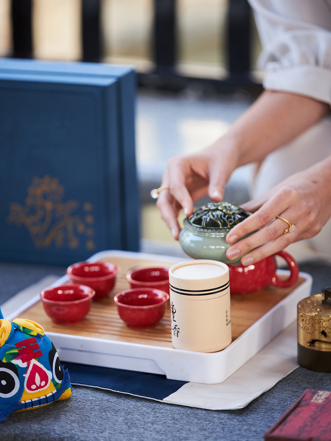 Juego de té de cerámica portátil Dehua Artisan: saboree la elegancia en cualquier lugar