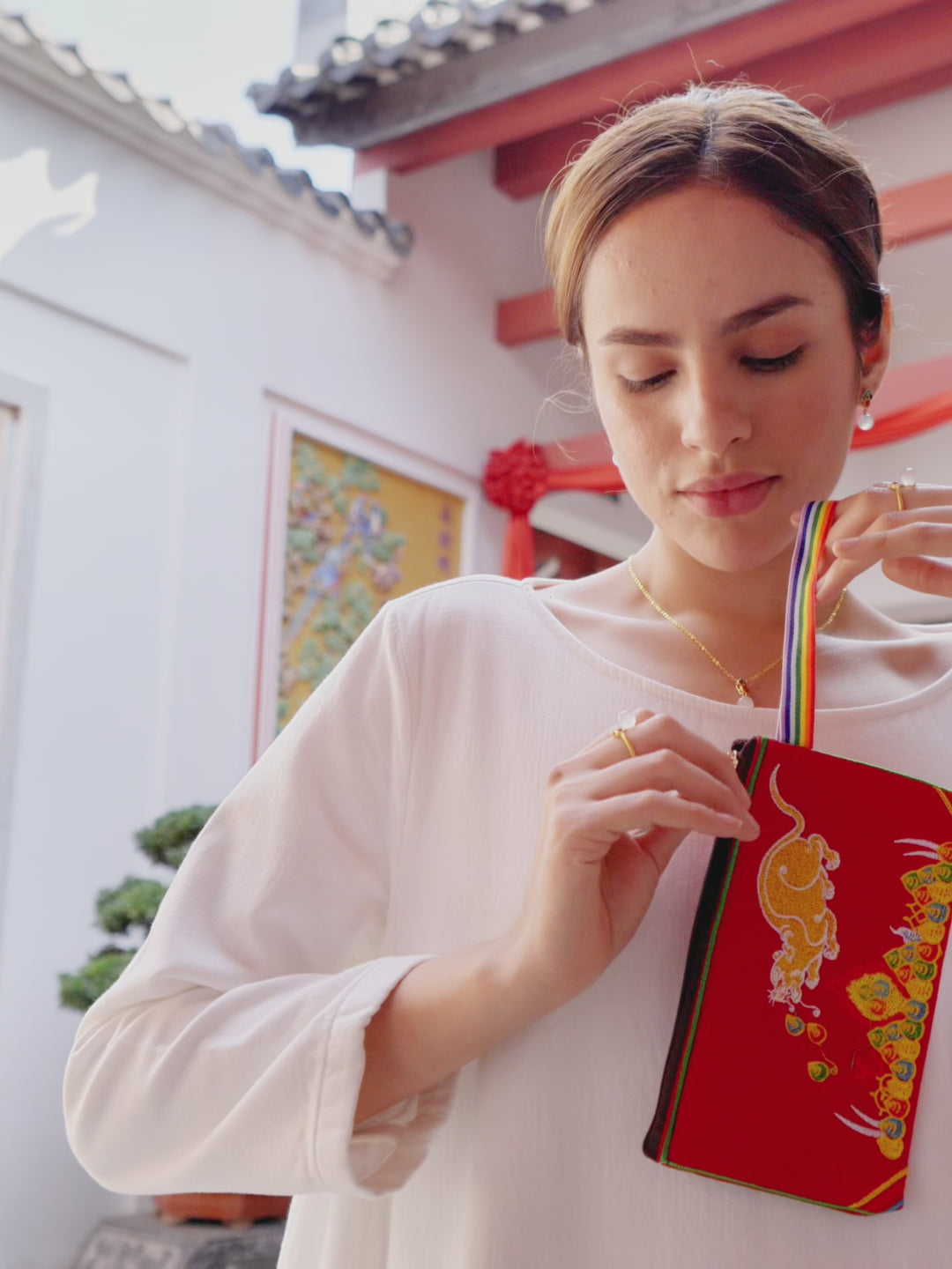 Deep Red Embroidered Linen Tote: Tibetan Prosperity Symbol & Eco-Durable
