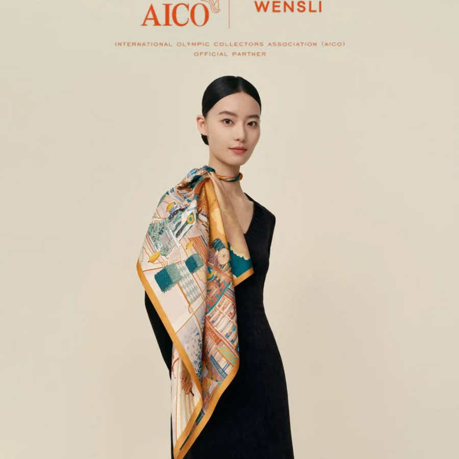 18 Momme Silk Scarf: Breathable, Double - Sided Paris Art & Luxury Gift - Yomkey