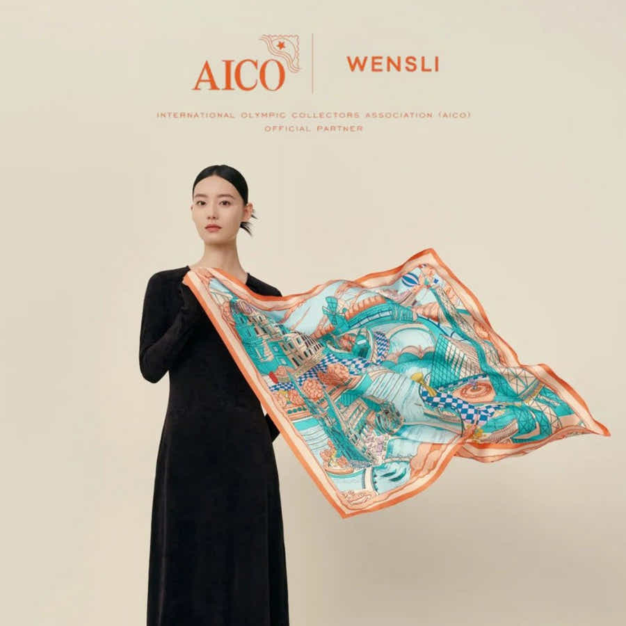 18 Momme Silk Scarf: Breathable Paris Dream Art, Global Fusion Luxury - Yomkey