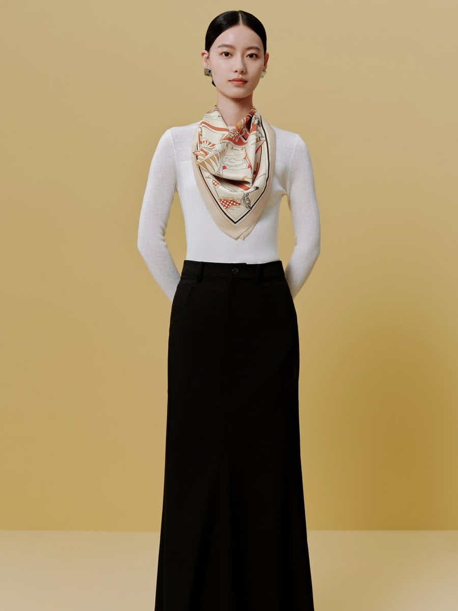 18 Momme Silk Scarf: Breathable, Silk Sea Charm Art & Modern Elegance - Yomkey