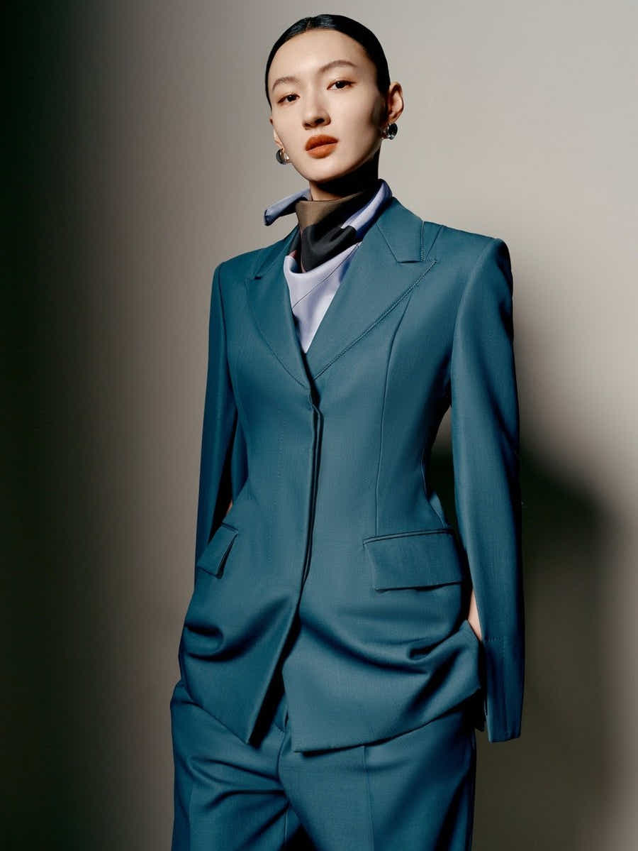 18 Momme Silk Scarf: Geometric Music Art, Breathable Luxury - Yomkey