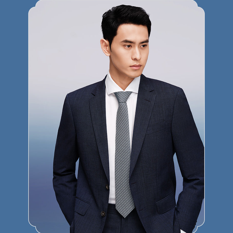 Silk Tie & Thermal Flask Set: Breathable Luxury & Executive Status