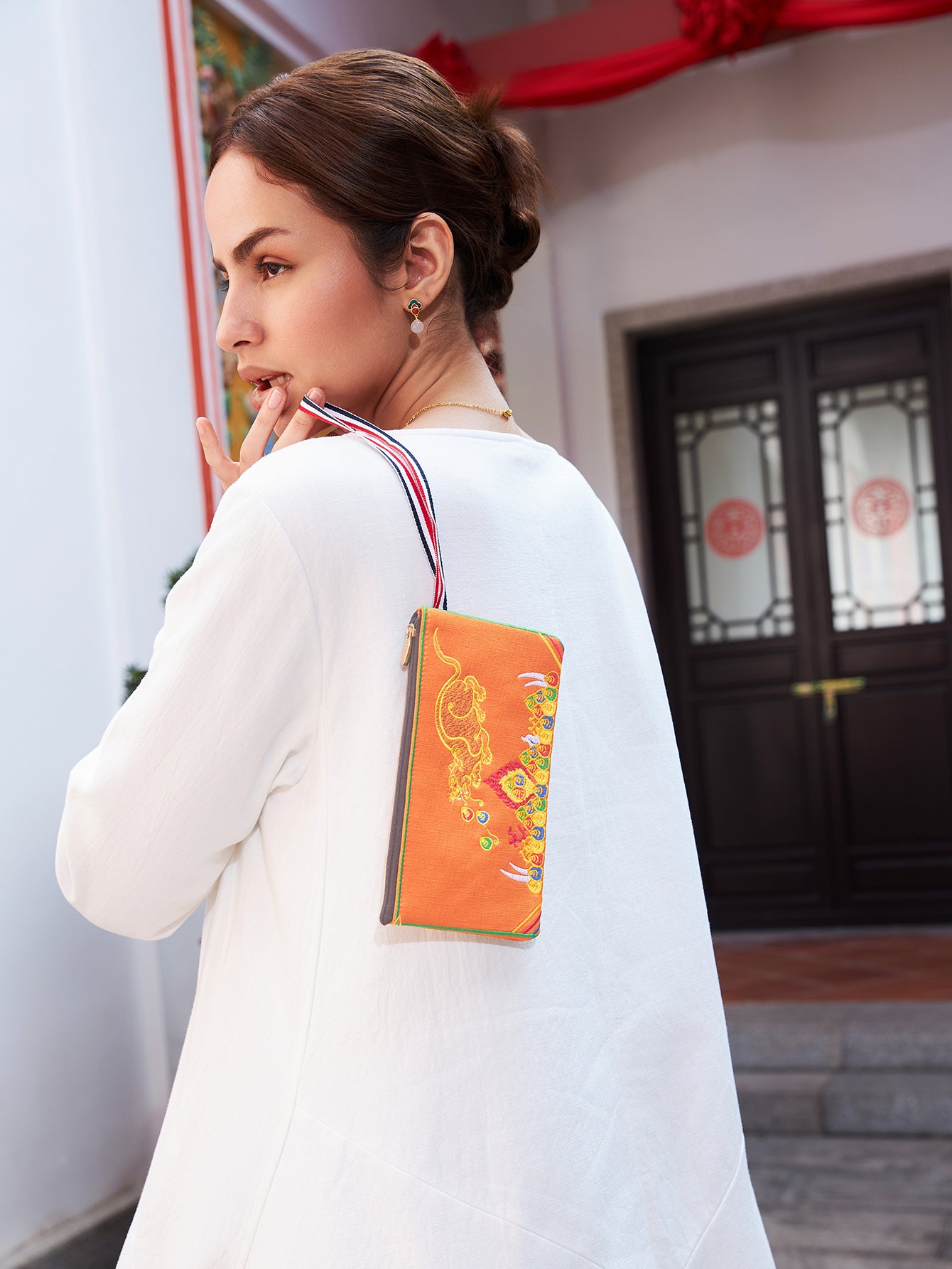 Exquisite Chinese Tibetan Style Embroidered Canvas Wallet, Orange Color Coin Purse with Tibetan Wealth God and Rat Embroidery.