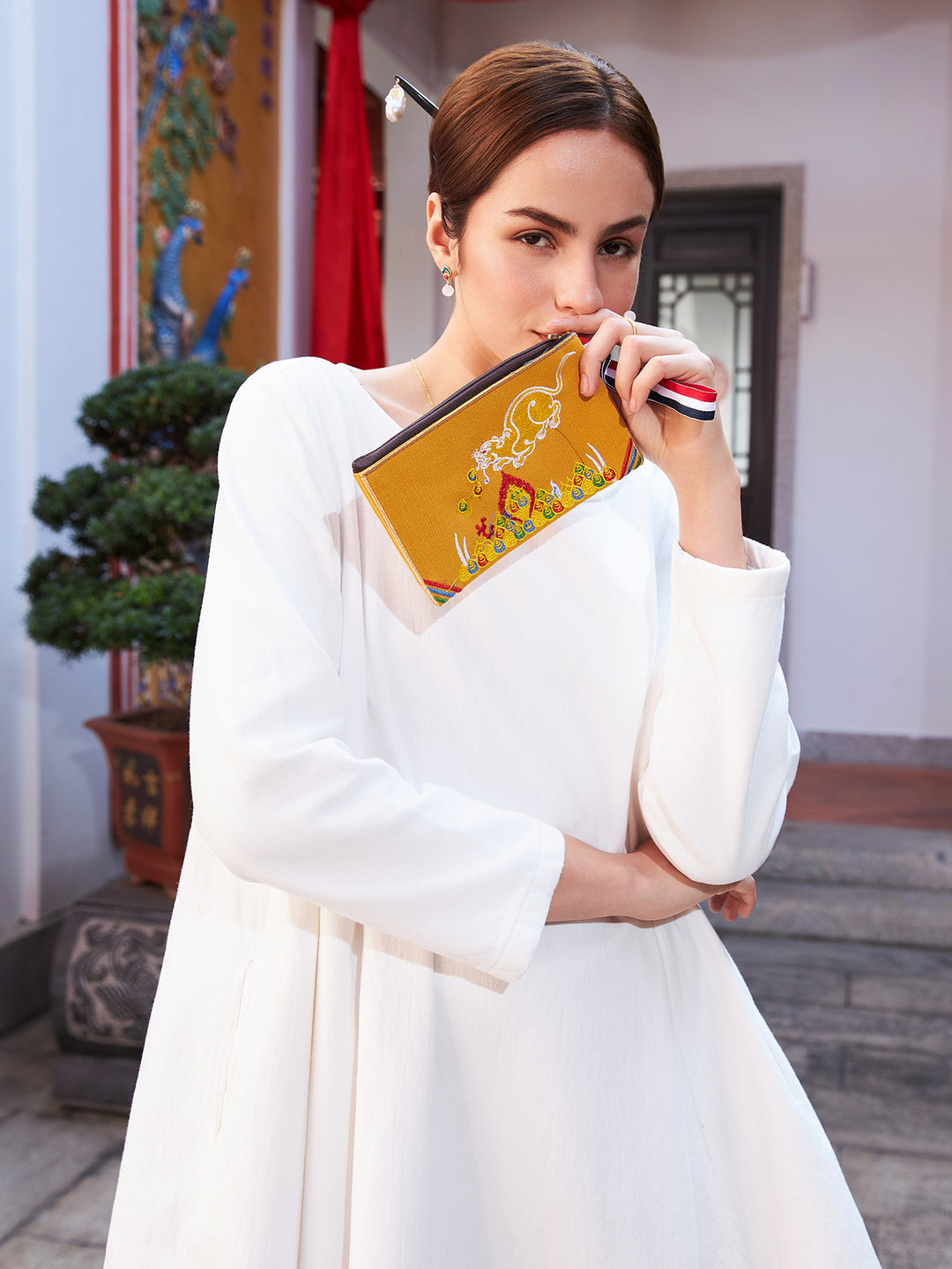 Exquisite Chinese Tibetan Style Embroidered Canvas Wallet, Ginger Color Coin Purse with Tibetan Wealth God and Rat Embroidery.