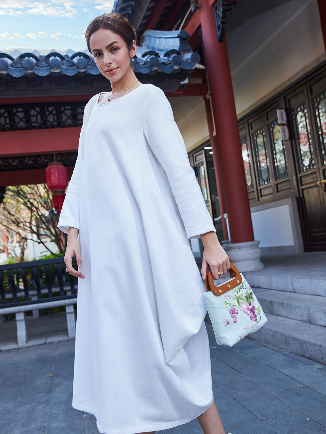 Exquisite Chinese Handcrafted Crossbody Bag with Silk Embroidery, Blue Color Canvas Fabric With Grape Pattern and Wooden Handle