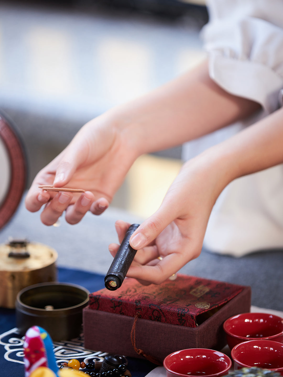 Exquisite Ebony Wood E-Lighter – Windproof, Blow-to-Light, Rechargeable & Stylish
