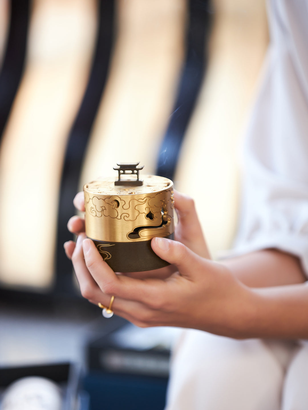 Handcrafted Chinese Cloud Brass Incense Burner – Sandalwood & Agarwood Aroma Diffuser for Home & Meditation