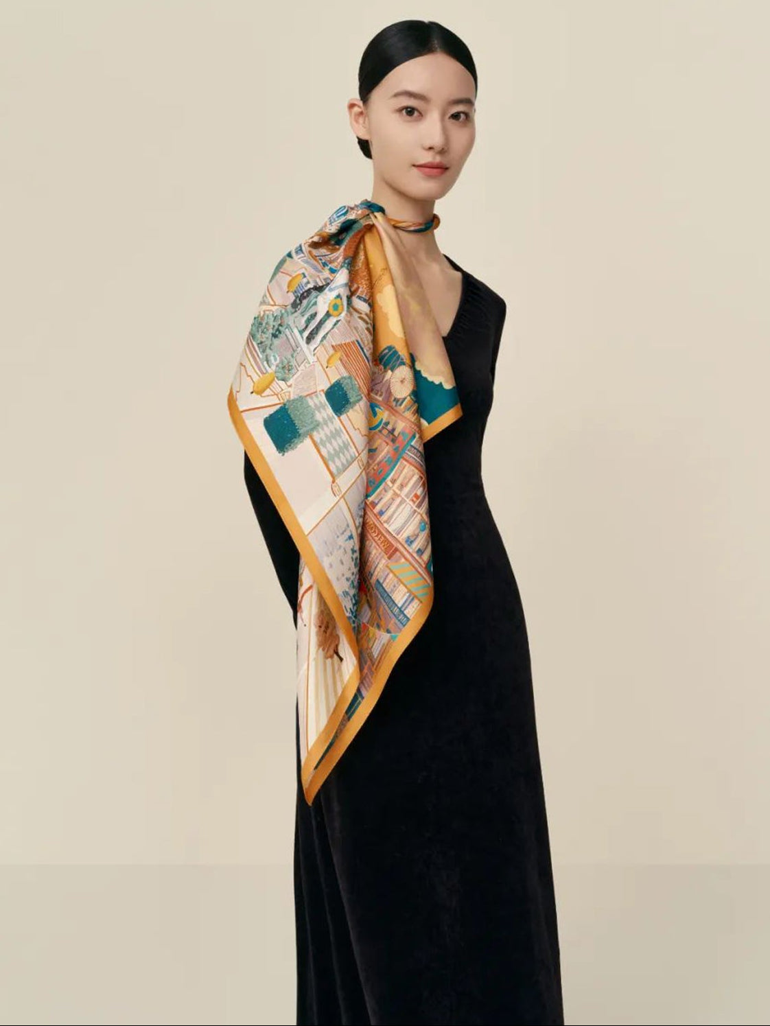 18 Momme Silk Scarf: Breathable, Double-Sided Paris Art & Luxury