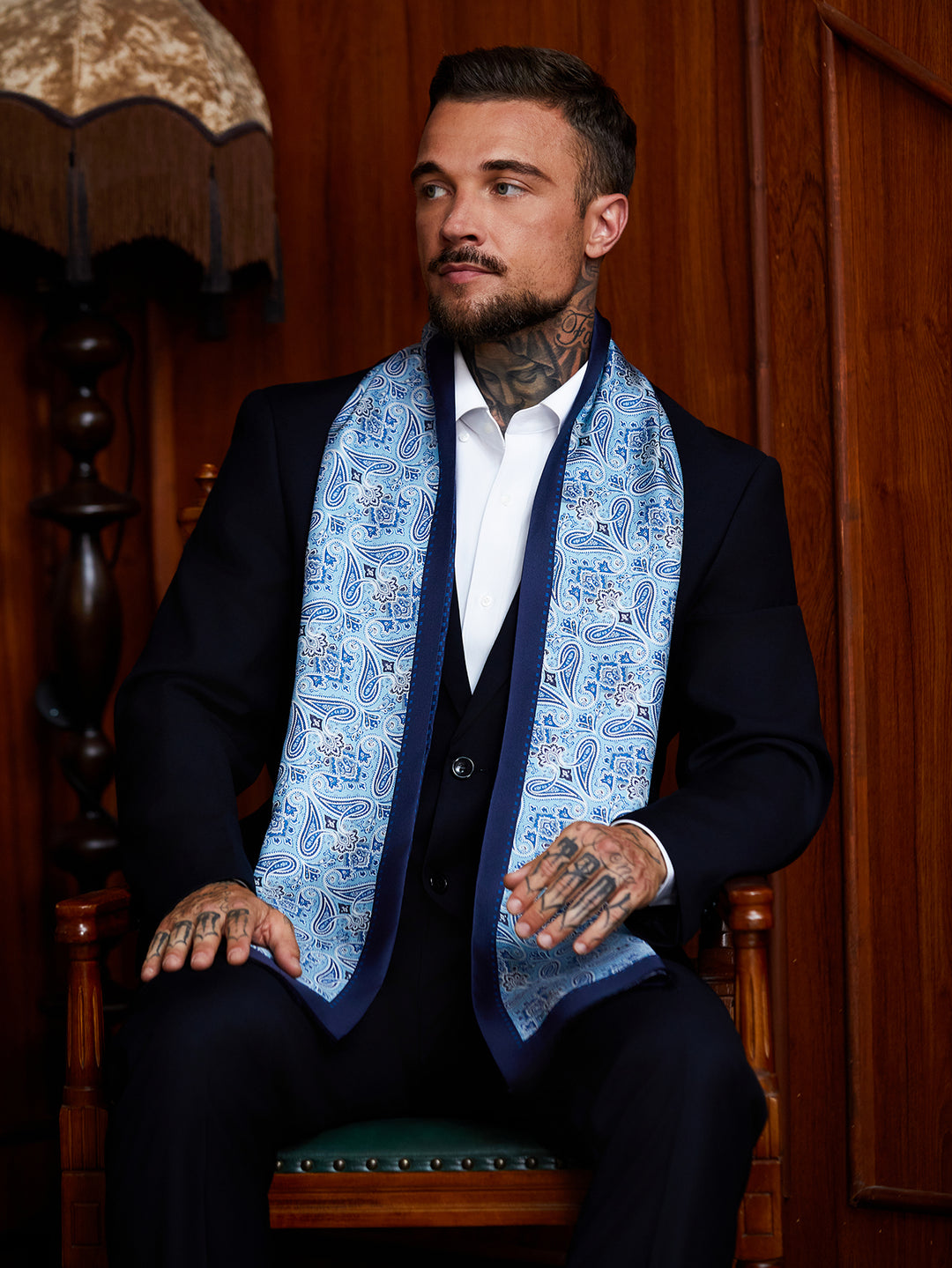 Exquisito juego de corbata de seda y vaso aislante: el accesorio de negocios definitivo para los hombres modernos
