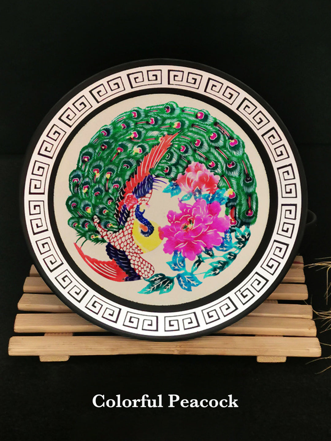 Exquisite Chinese Style Handcrafted Paper-Cut Mirror Frame – Traditional Home Decor Picture Frame with Unique Patterns, Gift & Hanging Ornament