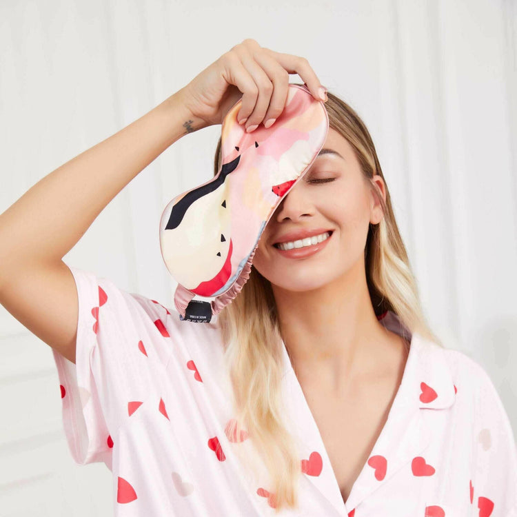 Luxurious Silk Sleep Mask - Ultimate Comfort for Restorative Slumber