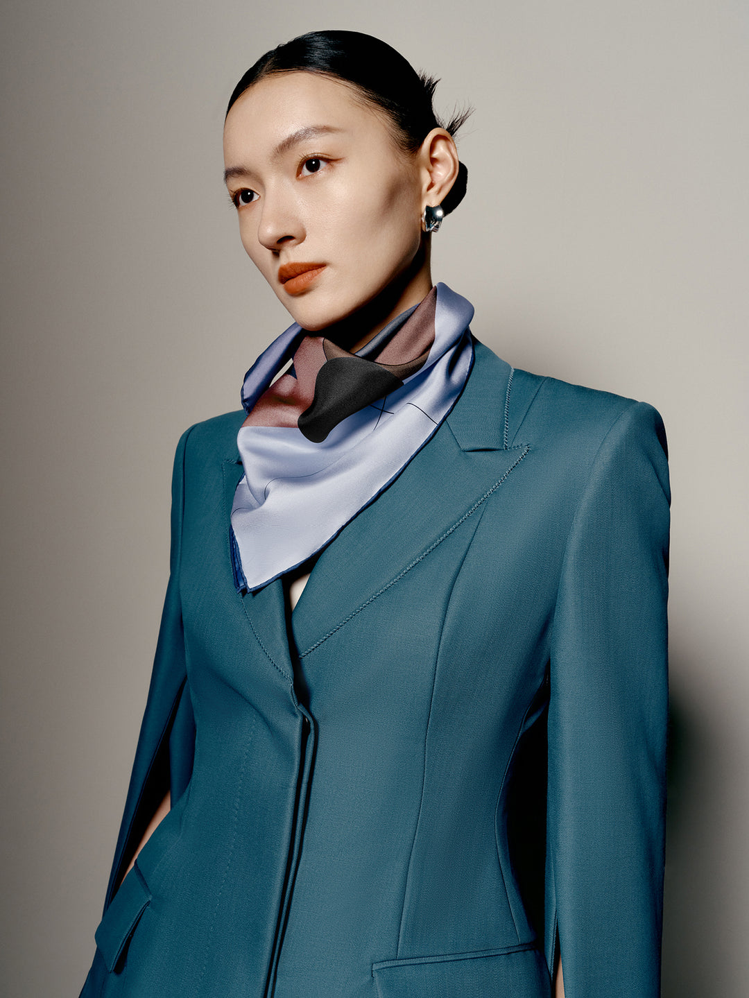 Exquisite Silk Scarf for Holiday Gifts, Double-Sided Print, Medium Square Simple Elegance - Wensli Phoenix Home