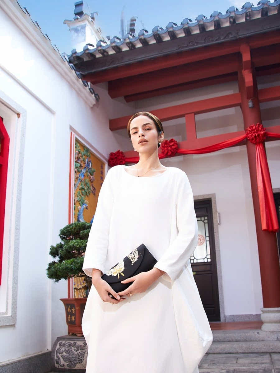 Black Silk Clutch: Breathable Comfort, Su Xiu Butterfly Art - Yomkey