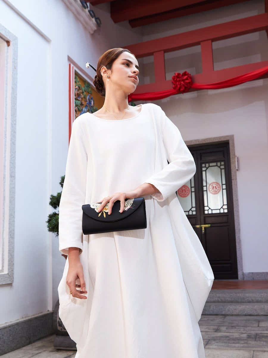 Black Silk Clutch: Breathable Comfort, Su Xiu Butterfly Art - Yomkey