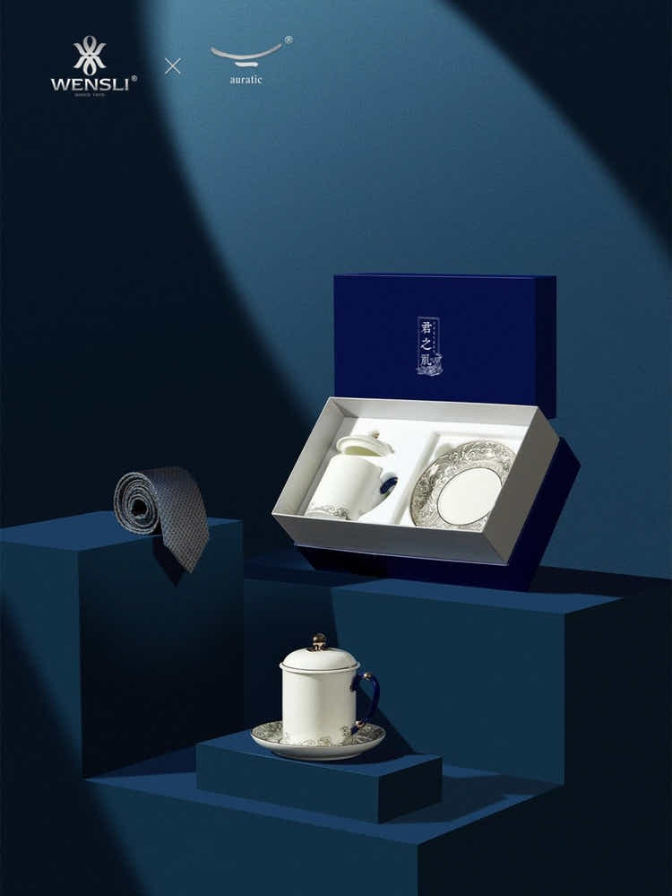 Deep Blue Silk Tie & Gilded Porcelain Set: Breathable Luxury & Status - Yomkey