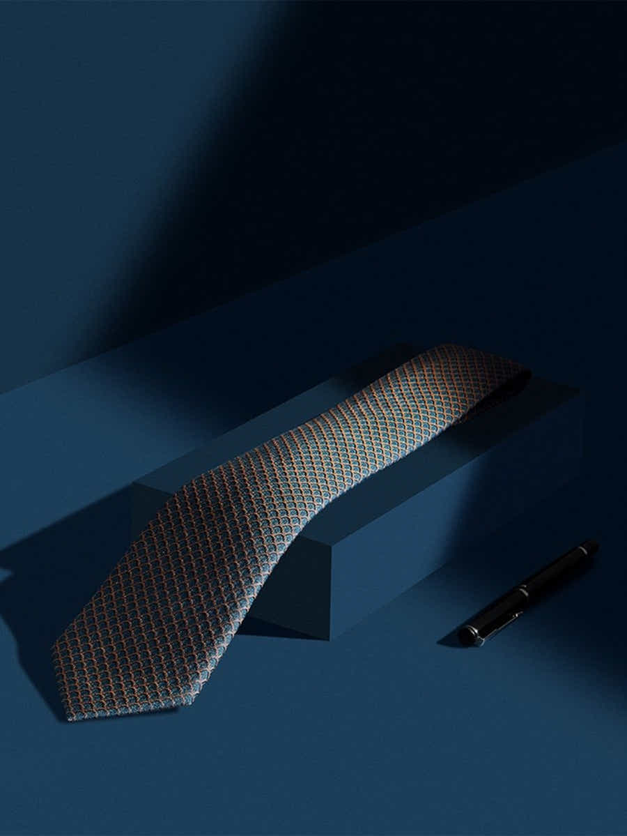 Deep Blue Silk Tie & Gilded Porcelain Set: Breathable Luxury & Status - Yomkey