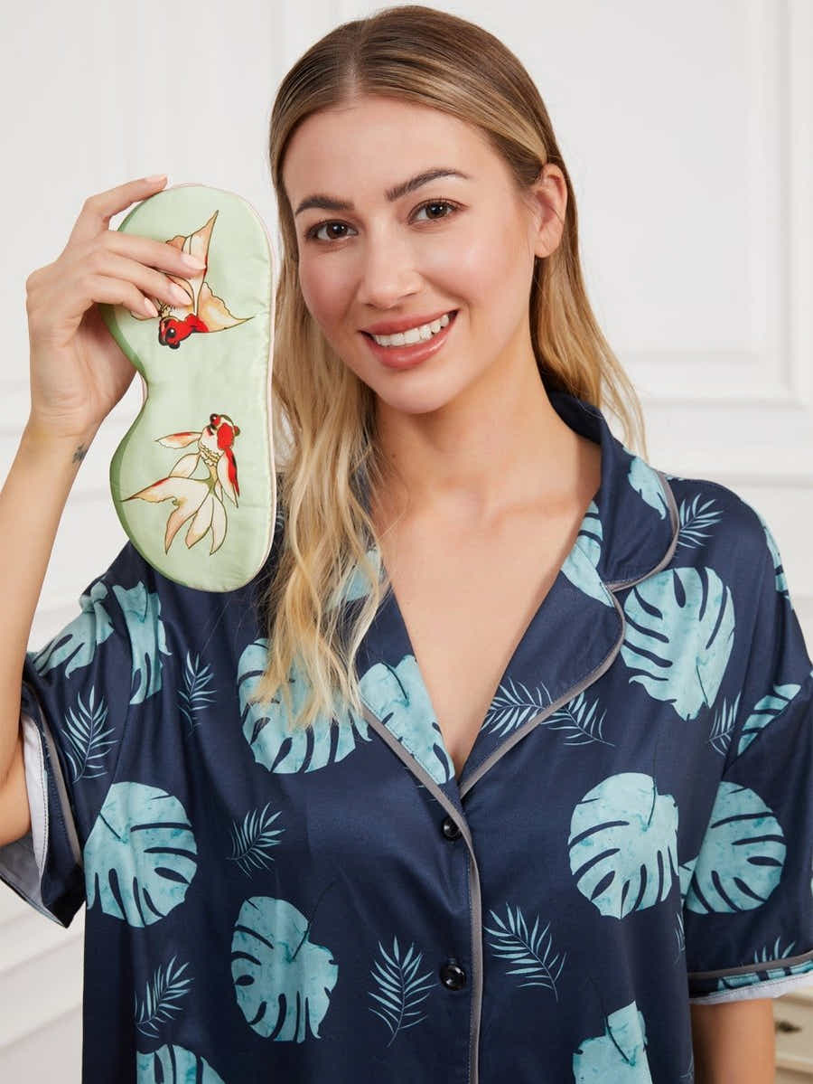 Deep Green Silk Eye Mask: Goldfish Prosperity Symbol, Breathable & Luxury - Yomkey