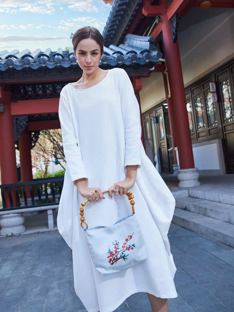 Eco Canvas Tote: Bamboo Handle, Plum Blossom Art & Resilience Symbol - Yomkey