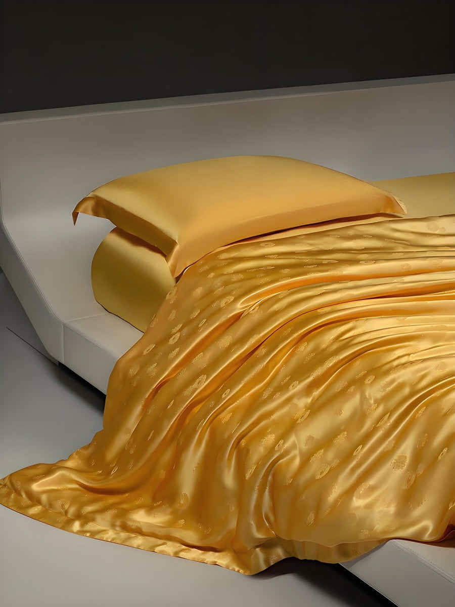 Golden Silk Bedding Set: Phoenix Embroidery, Luxury Health & Comfort - Yomkey