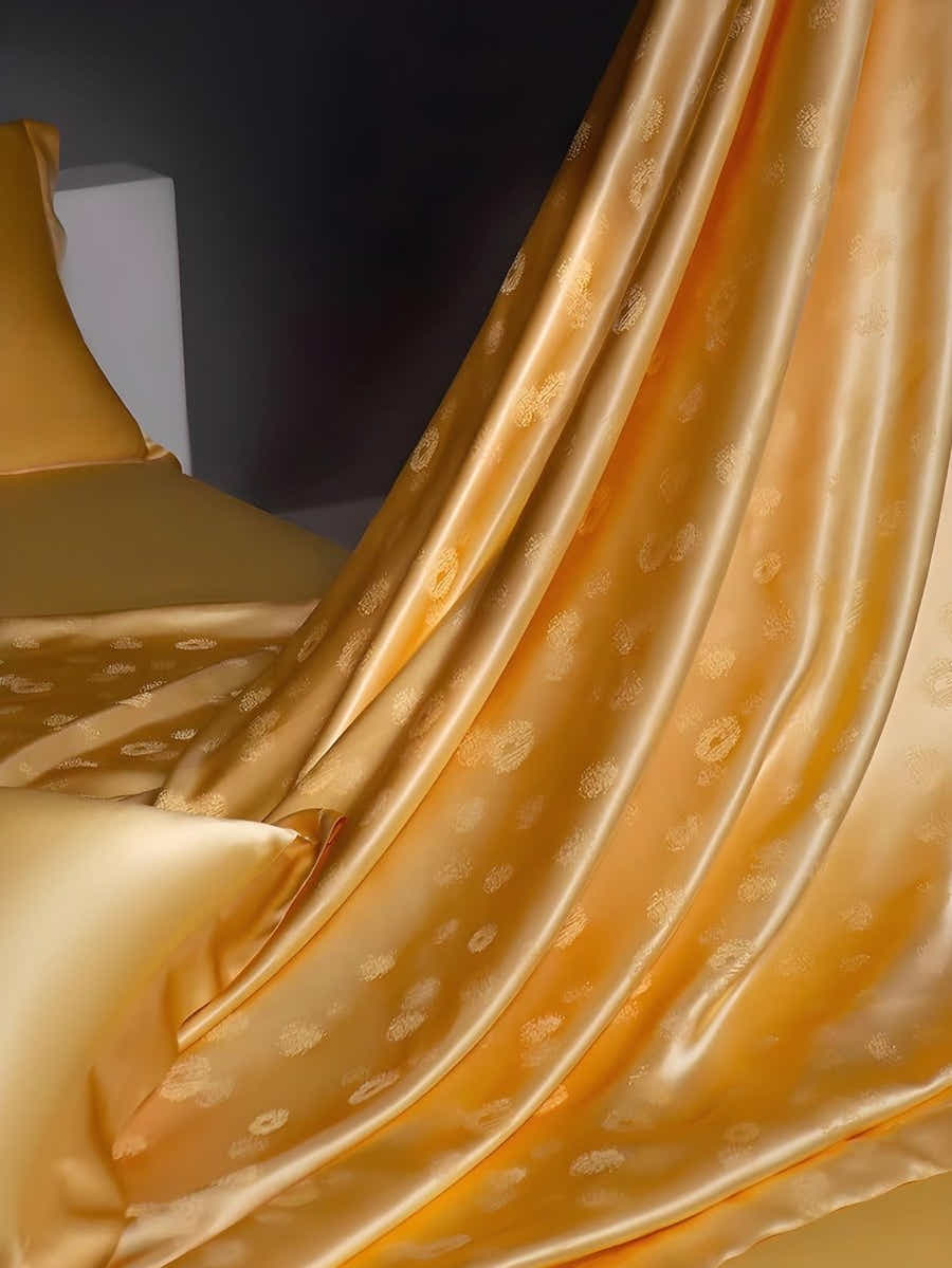 Golden Silk Bedding Set: Phoenix Embroidery, Luxury Health & Comfort - Yomkey