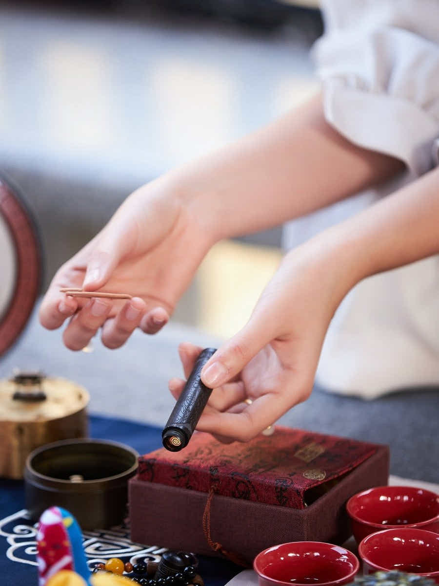 Hand - Carved Ebony Lighter: Air - Activated Fire Stick Tech & USB Safe - Yomkey