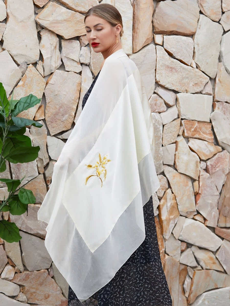 Hand - Embroidered Mulberry Silk Scarf - Chinese Su Embroidery Art - Yomkey