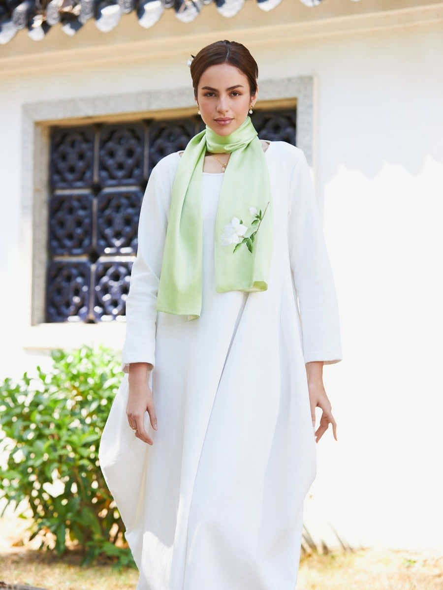 Hand - Embroidered Su Xiu Mulberry Silk Scarf – Gardenia Design - Yomkey