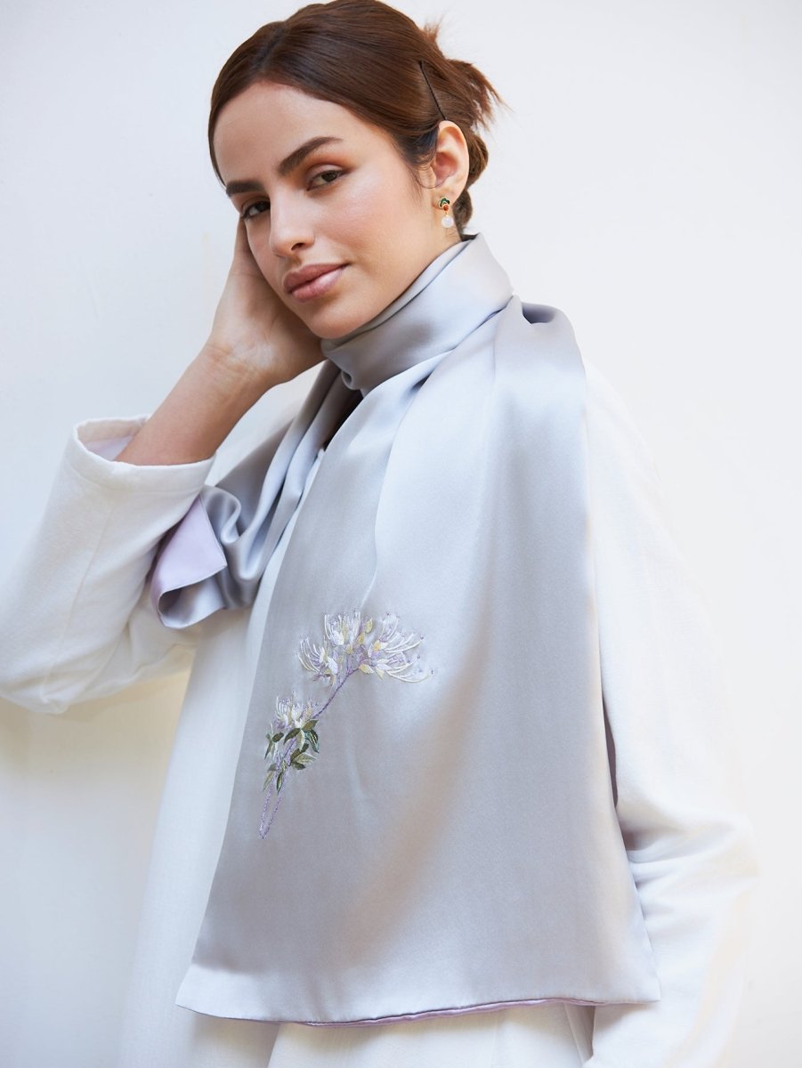 Hand-Embroidered Su Xiu Mulberry Silk Scarf – Silver Grey Orchid