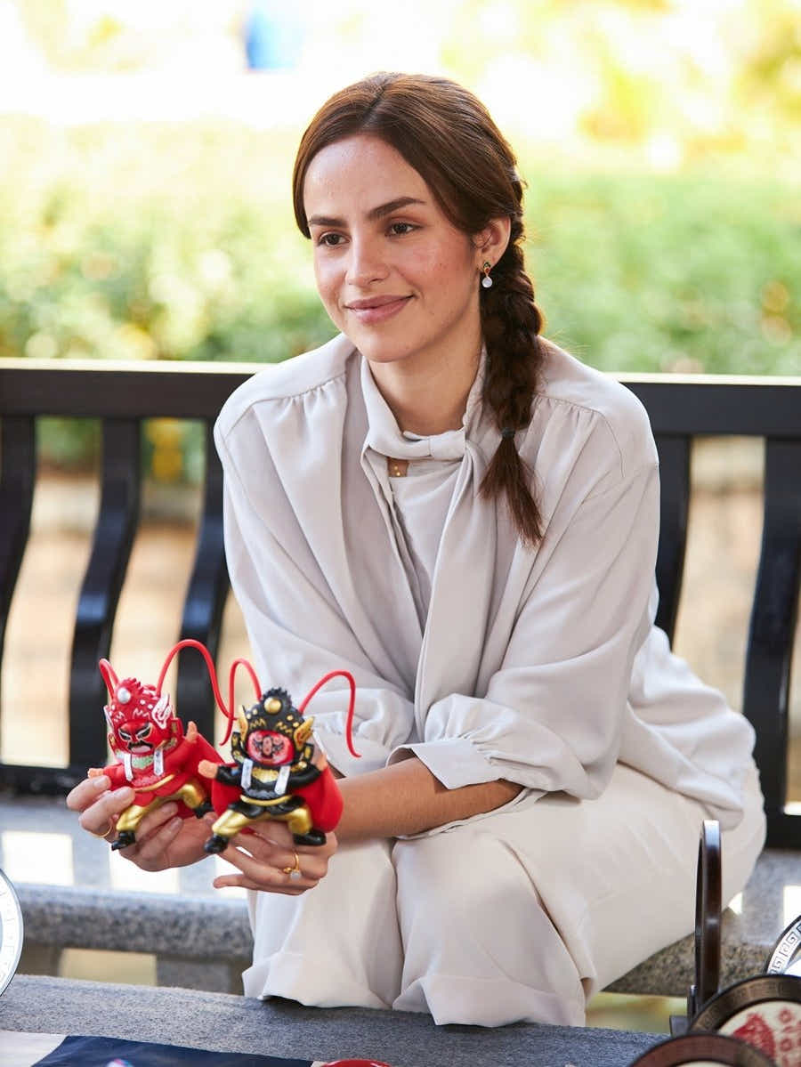 Masterpiece Bian Lian Figurine: Ancient Sichuan Opera Face - Changing Secret - Yomkey