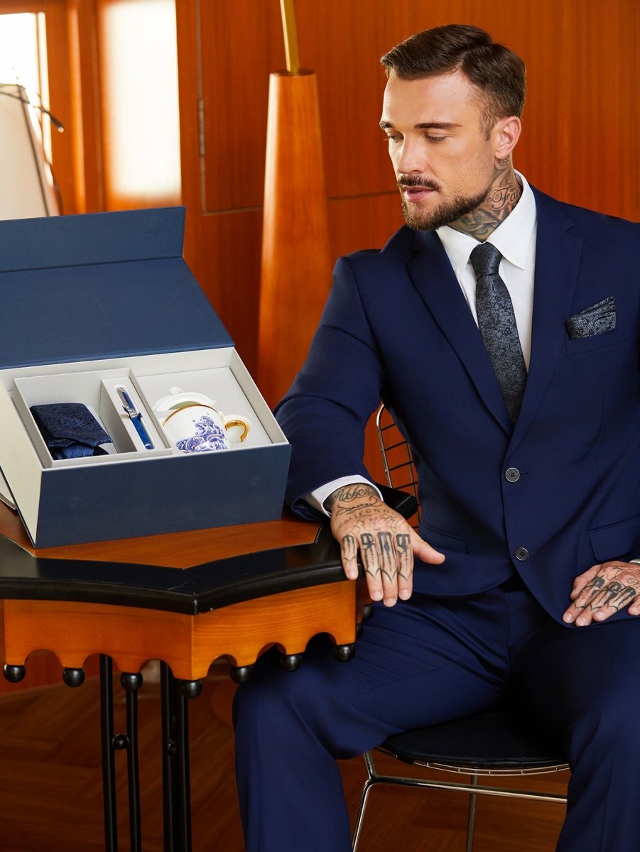 Monarch's Presence Gift Set | Silk Tie & Porcelain | Executive Business Collection - Yomkey