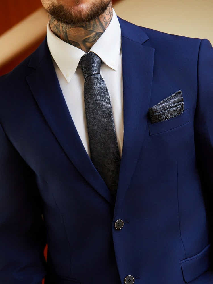 Monarch's Presence Gift Set | Silk Tie & Porcelain | Executive Business Collection - Yomkey