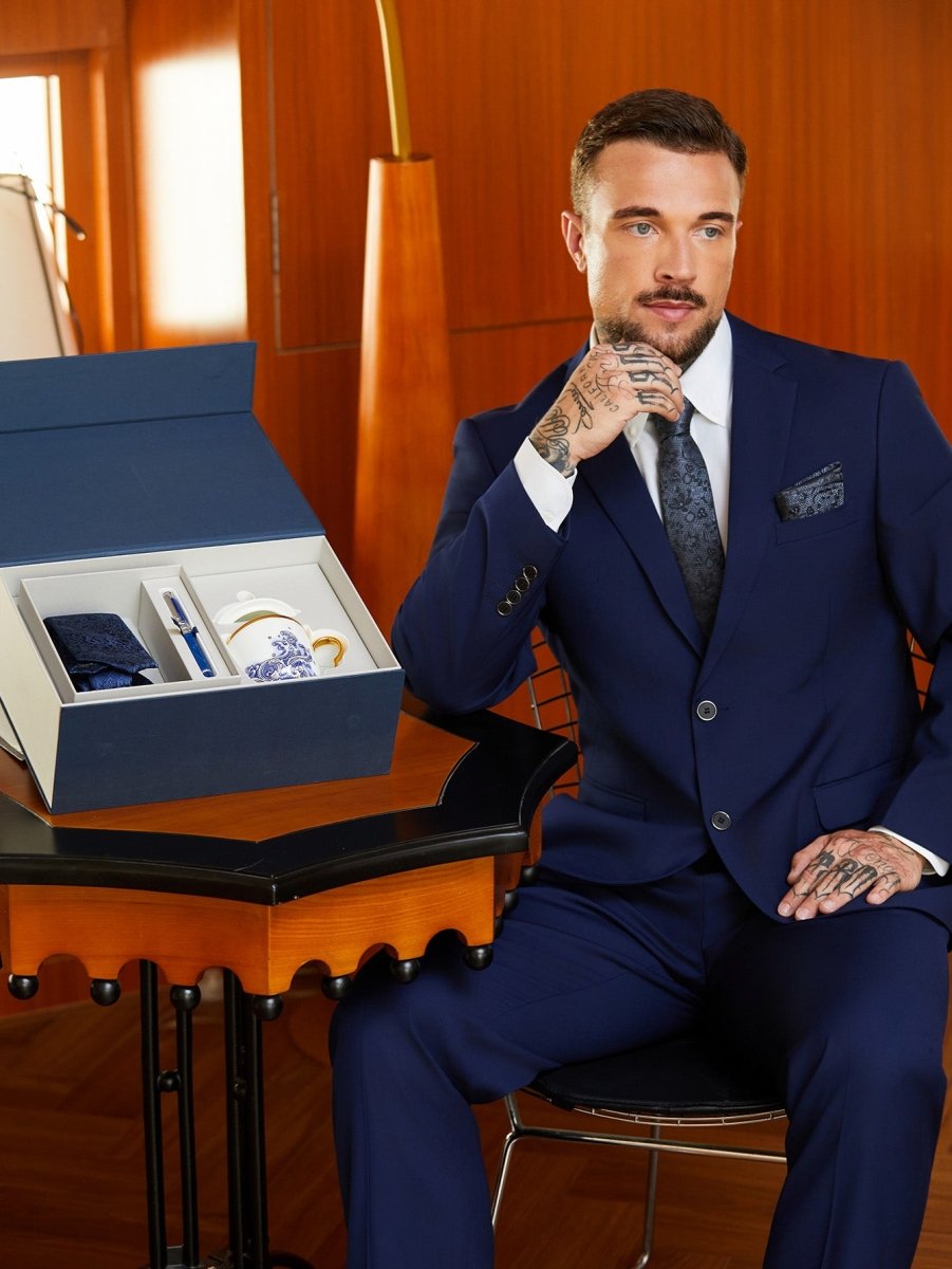 Monarch's Presence Gift Set | Silk Tie & Porcelain | Executive Business Collection - Yomkey