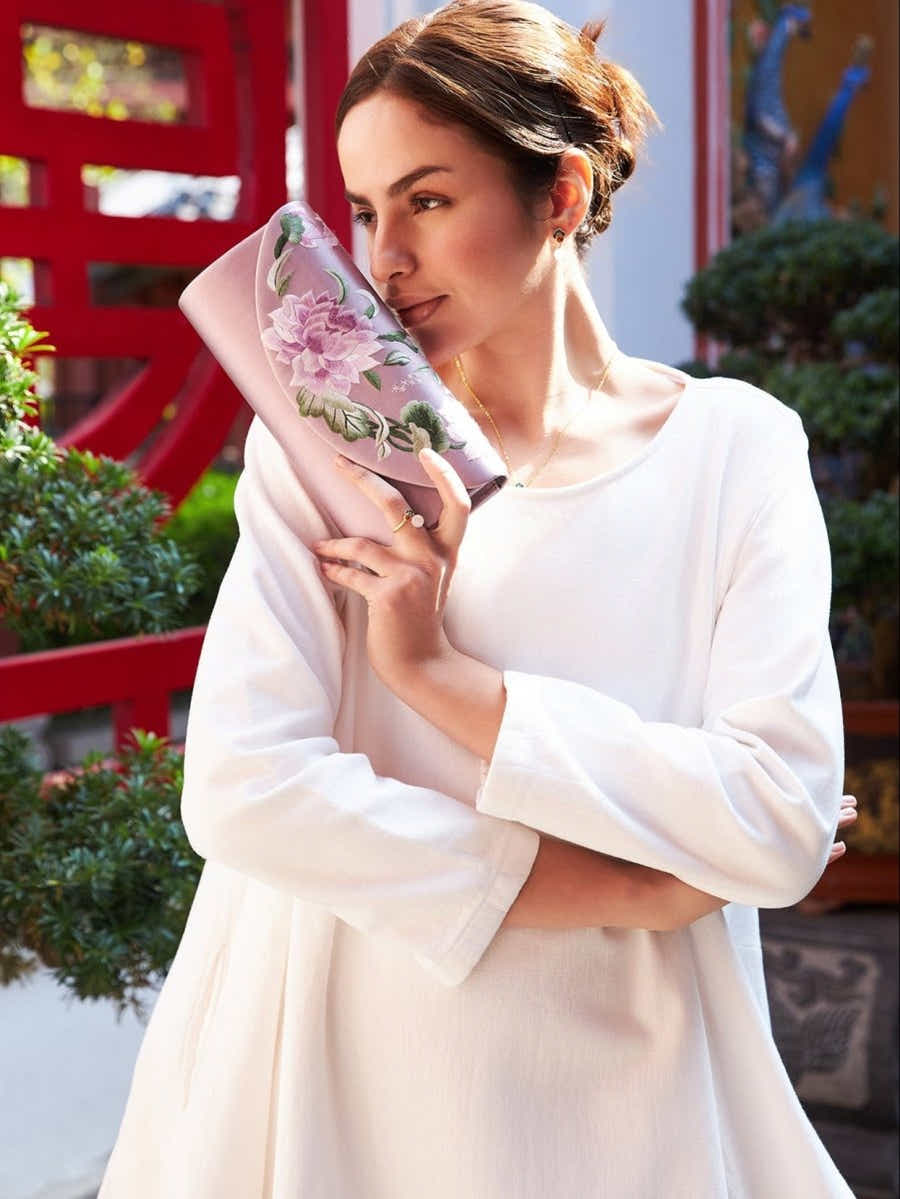 Noble Purple Silk Clutch: Breathable Su Xiu Peony, Wealth & Honor - Yomkey