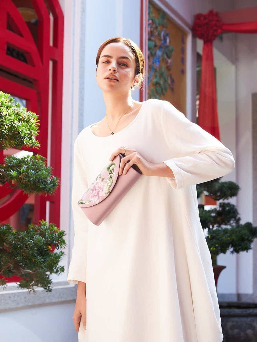 Noble Purple Silk Clutch: Breathable Su Xiu Peony, Wealth & Honor - Yomkey