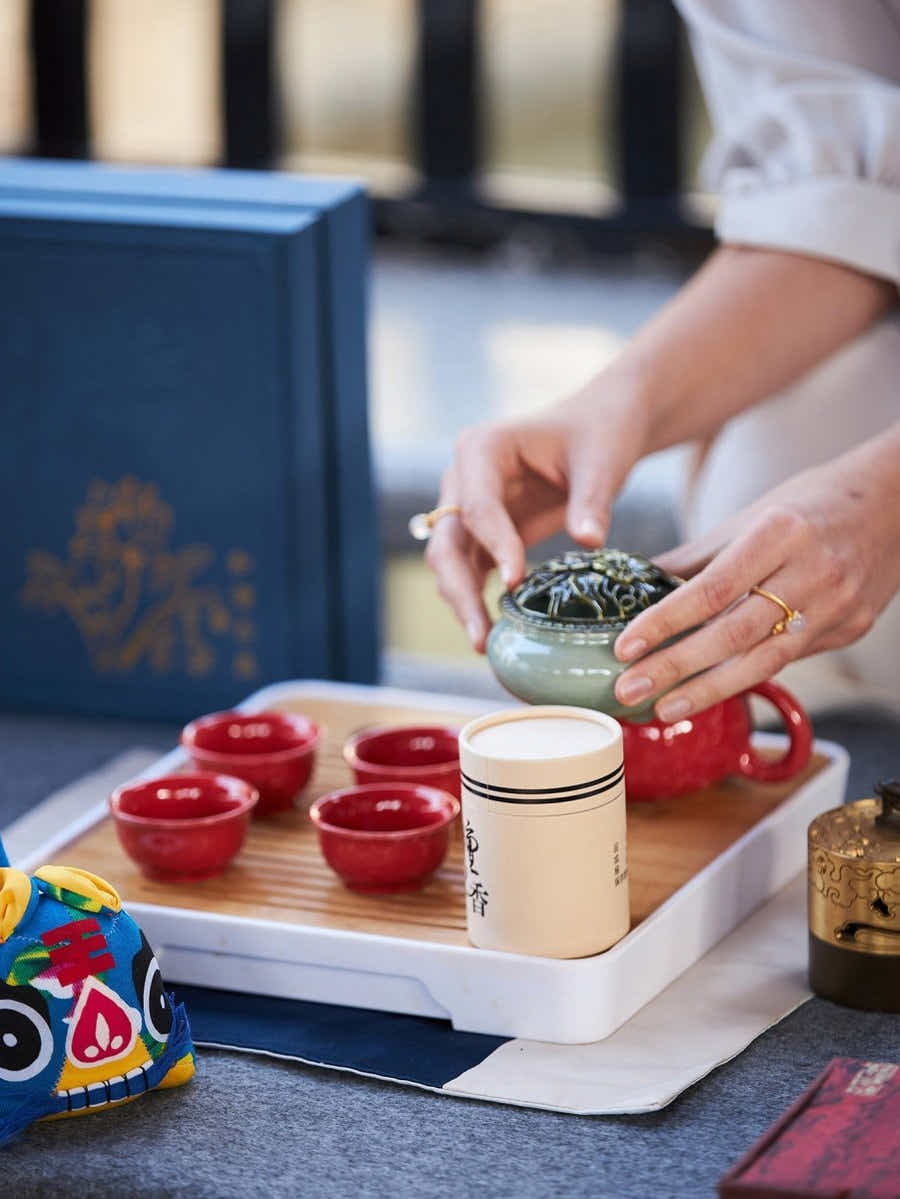 Portable Dehua Porcelain Gongfu Tea Set | Zen Incense Gift Box | Chinese Travel Teaware - Yomkey