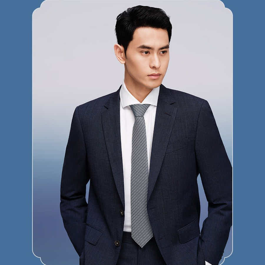 Silk Tie & Thermal Flask Set: Breathable Luxury & Executive Status - Yomkey