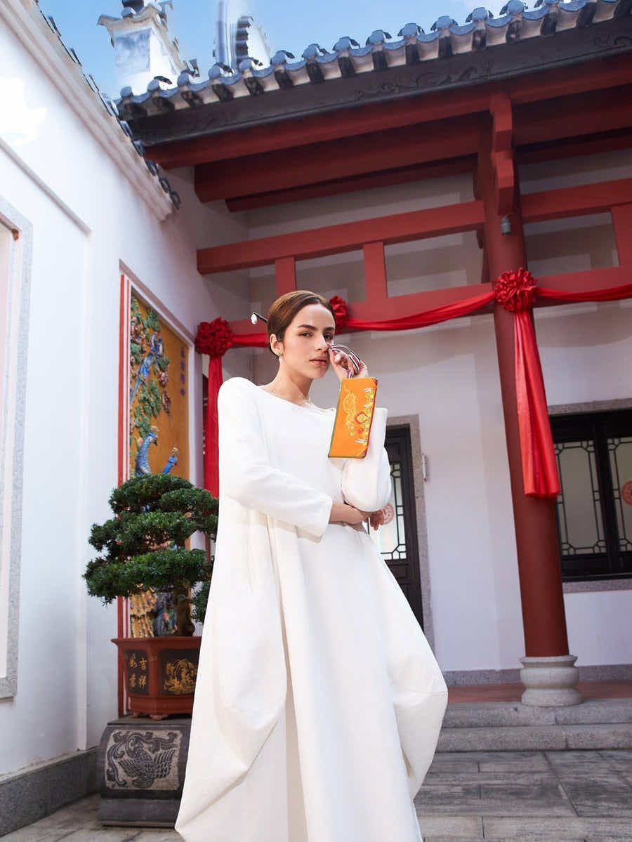 Vibrant Orange Embroidered Linen Tote: Tibetan Prosperity Symbol & Eco - Durable - Yomkey