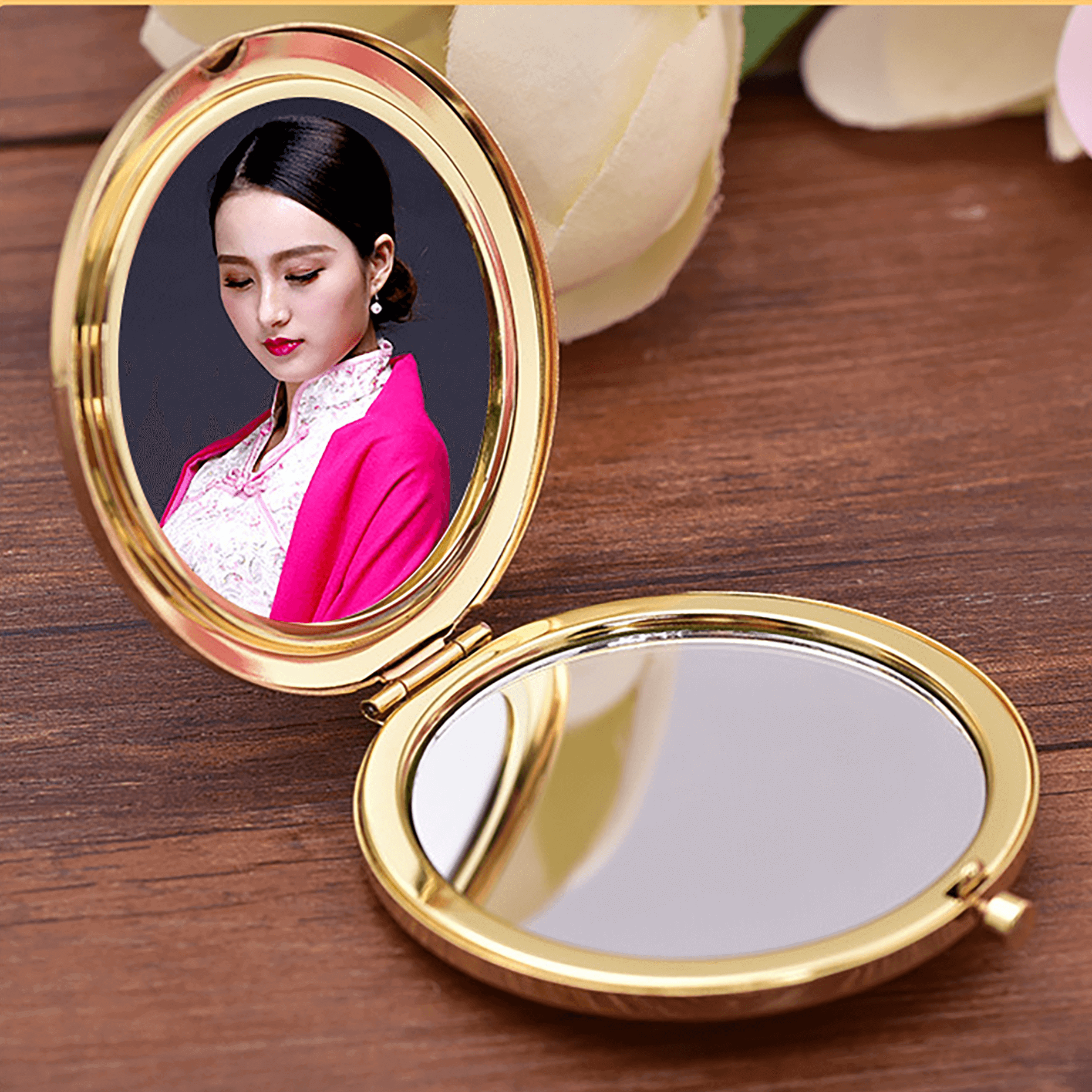 Elegant Sichuan Brocade Flip Compact Mirror – Timeless Beauty at Your Fingertips