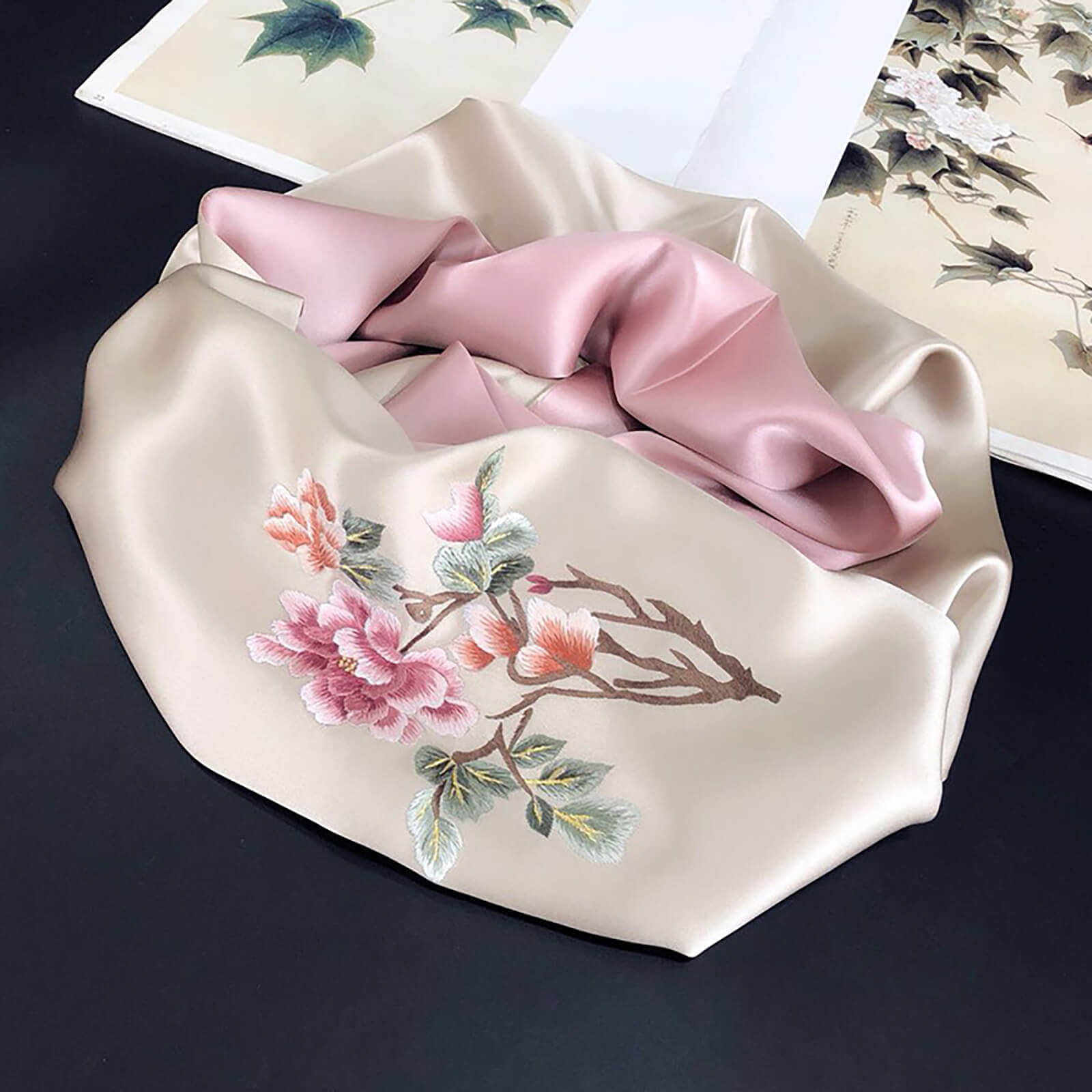 Exquisite Hand-Embroidered Silk Scarf - The Epitome of Artisan Craftsmanship and Timeless Elegance