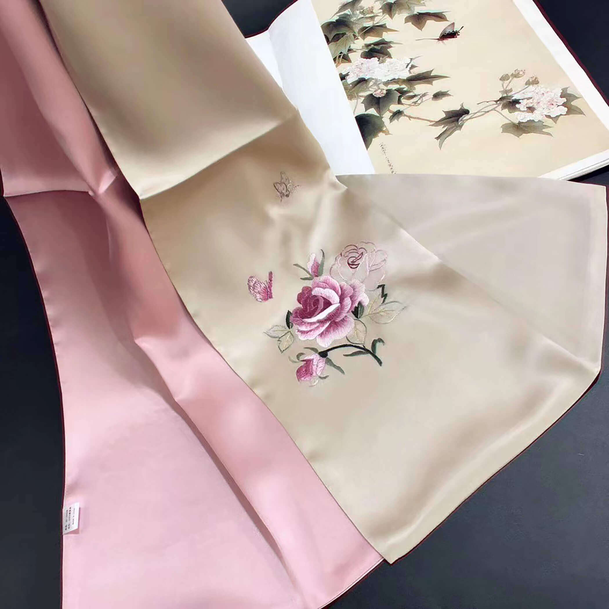 Exquisite Hand-Embroidered Silk Scarf - The Epitome of Artisan Craftsmanship and Timeless Elegance