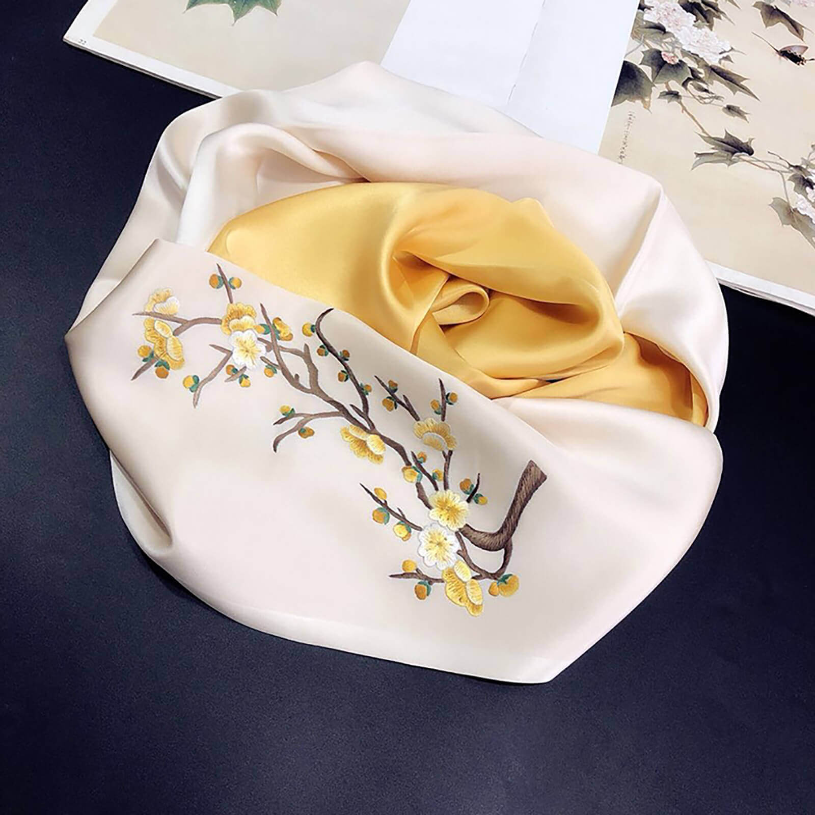 Exquisite Hand-Embroidered Silk Scarf - The Epitome of Artisan Craftsmanship and Timeless Elegance