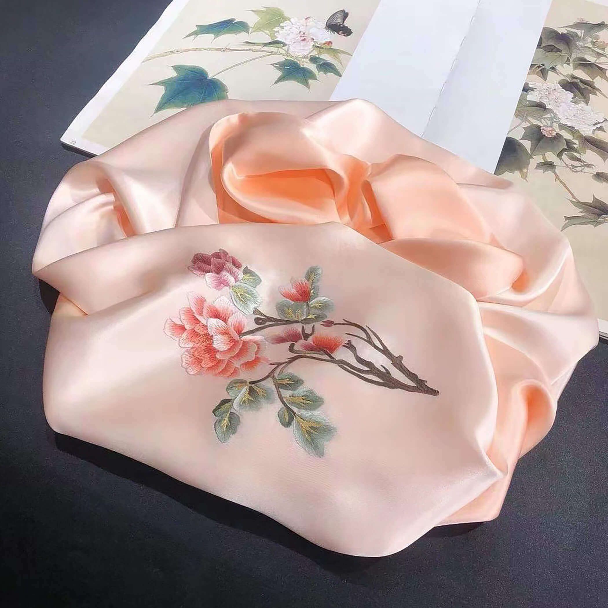 Exquisite Hand-Embroidered Silk Scarf - The Epitome of Artisan Craftsmanship and Timeless Elegance