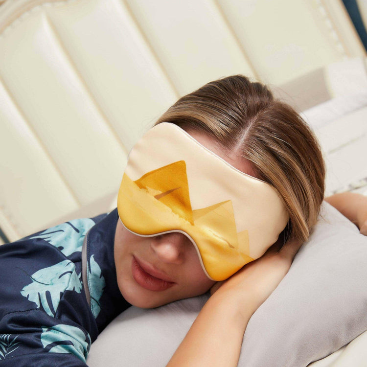 Luxurious Silk Sleep Mask - Ultimate Comfort for Restorative Slumber