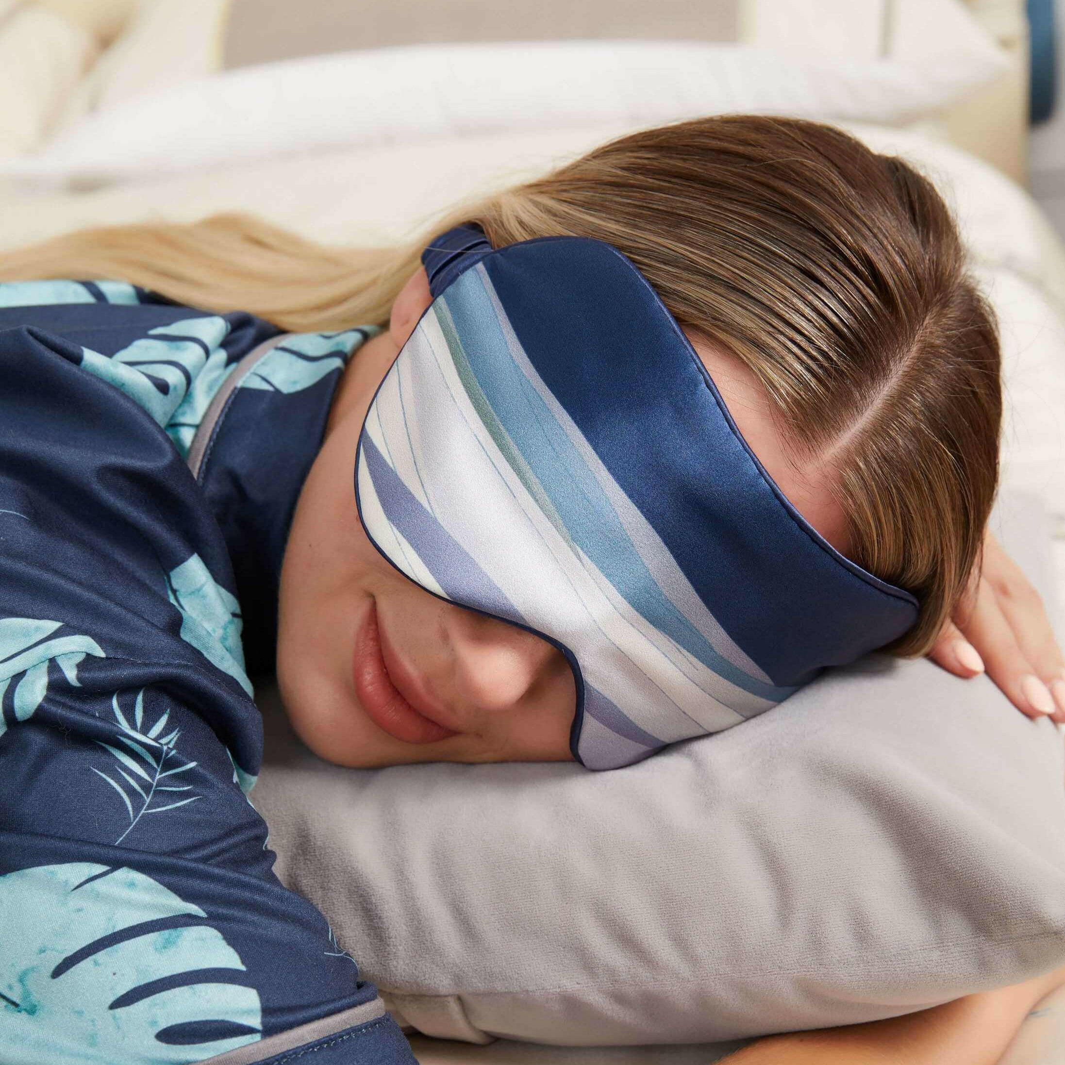 Luxurious Silk Sleep Mask - Ultimate Comfort for Restorative Slumber