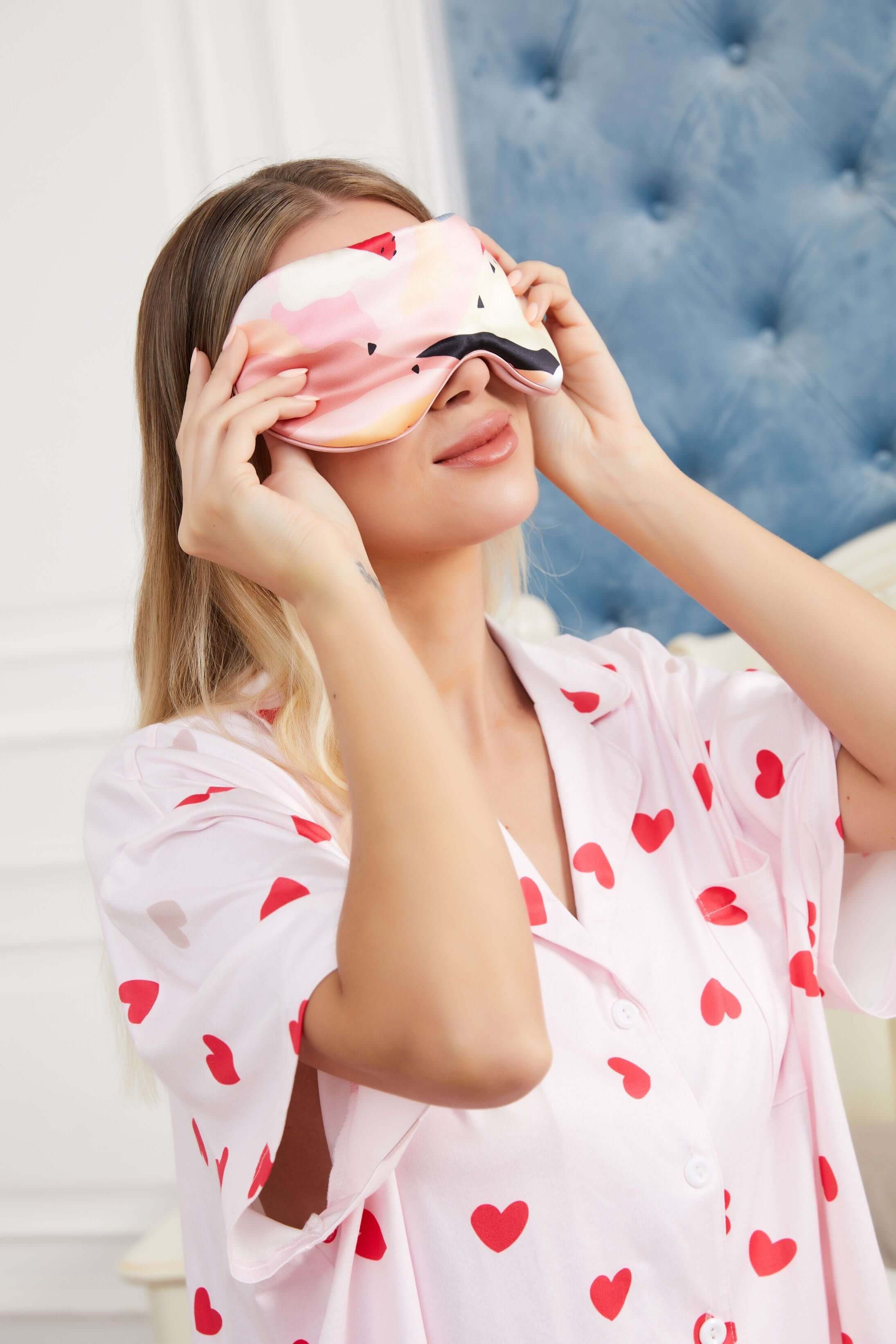 Luxurious Silk Sleep Mask - Ultimate Comfort for Restorative Slumber