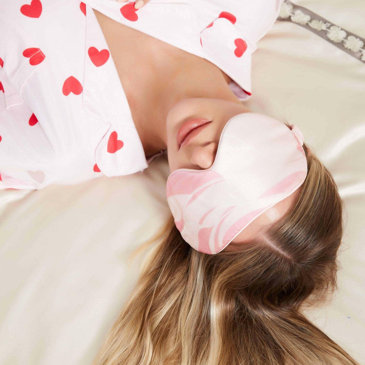 Luxurious Silk Sleep Mask - Ultimate Comfort for Restorative Slumber